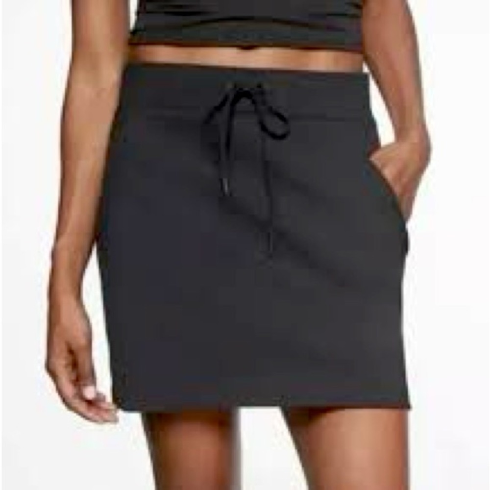 Athleta Midtown Skort in Black